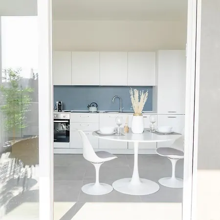 Apartament Apulialux - Exclusive And Modern City View, Private Parking *