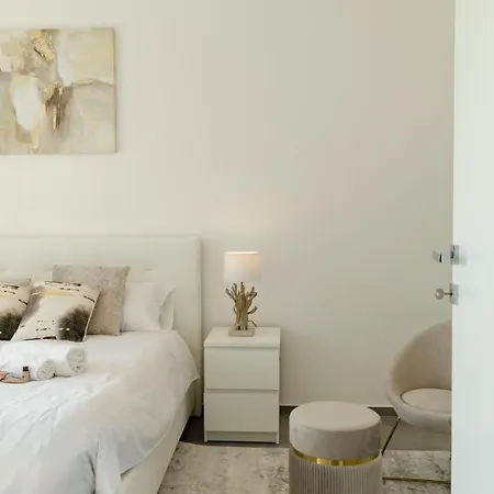 Apulialux - Exclusive And Modern City View, Private Parking Bari