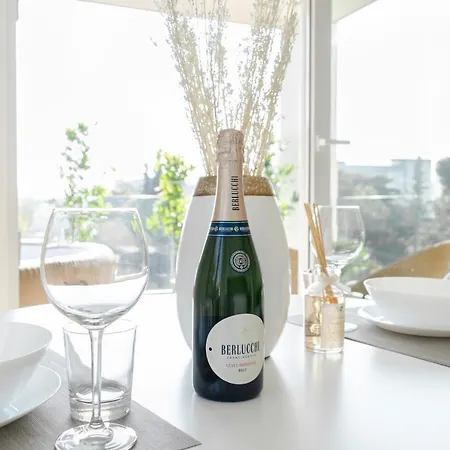 Apartament Apulialux - Exclusive And Modern City View, Private Parking