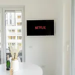 Apulialux - Exclusive And Modern City View, Private Parking Apartament *