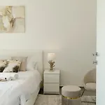 Apulialux - Exclusive And Modern City View, Private Parking Bari