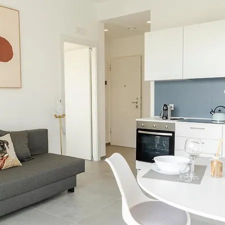 Apulialux - Exclusive And Modern City View, Private Parking Appartement *