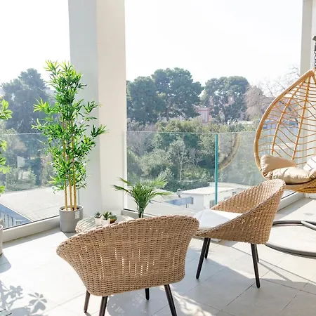 Apulialux - Exclusive And Modern City View, Private Parking Apartment *