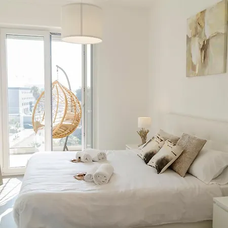 Apulialux - Exclusive And Modern City View, Private Parking *