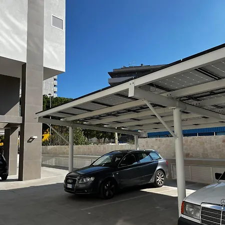 Apulialux - Exclusive And Modern City View, Private Parking Appartement